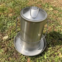 Abreuvoir Poule En Acier Inoxydable 4L - Gaun 9 Abreuvoir Poule En Acier Inoxydable 4L - Gaun -Fournitures De Volaille abreuvoir inox volaille 4l vue dessus