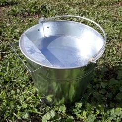 Abreuvoir Poules Seau Galvanisé 7 Litres - Gaun -Fournitures De Volaille abreuvoir poule seau galvanise 7 litres gaun debout