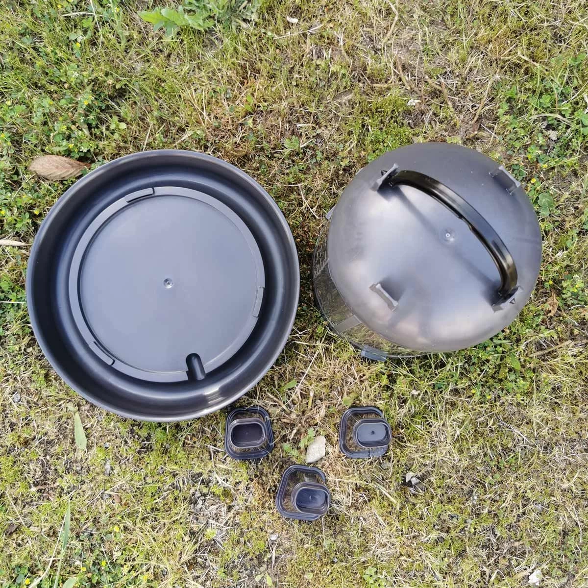 Abreuvoir Poule à Pieds En Plastique Recyclé Eco 10L 5 Abreuvoir Poule à Pieds En Plastique Recyclé Eco 10L – Image 3