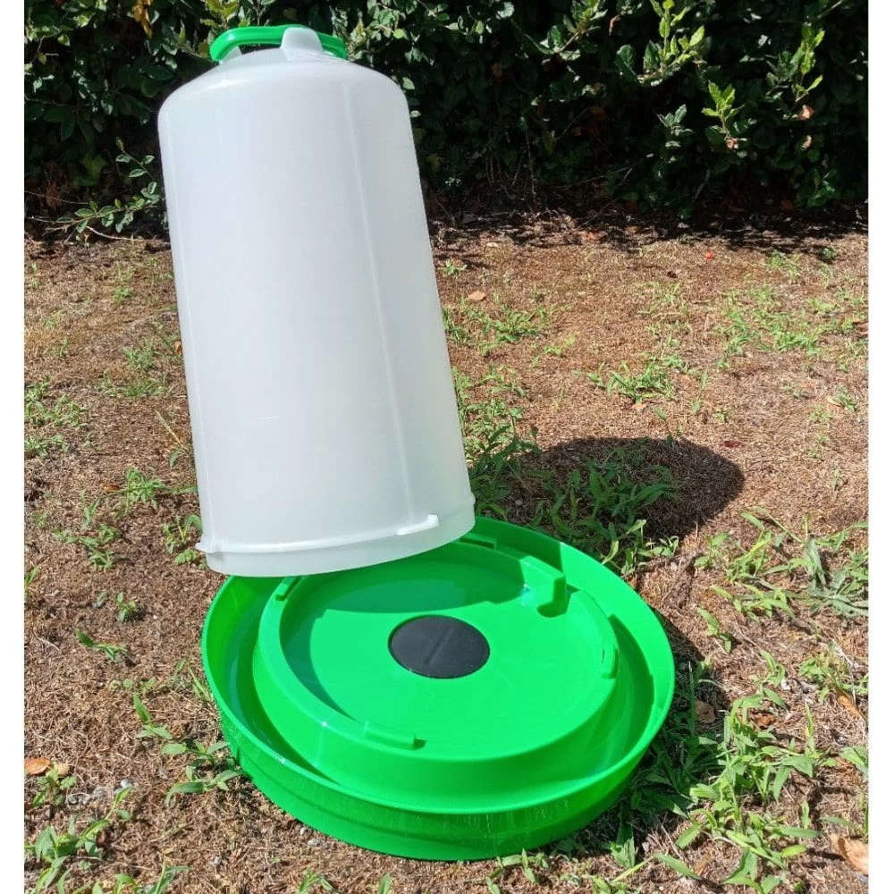 Abreuvoir Poule En Plastique Premium Avec Poignée Et Bouchon 12L Vert - Gaun 6 Abreuvoir Poule En Plastique Premium Avec Poignée Et Bouchon 12L Vert - Gaun – Image 4