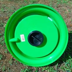 Abreuvoir Poule En Plastique Premium Avec Poignée Et Bouchon 12L Vert - Gaun 13 Abreuvoir Poule En Plastique Premium Avec Poignée Et Bouchon 12L Vert - Gaun -Fournitures De Volaille abreuvoir premium gau avec bouchon dessous 2