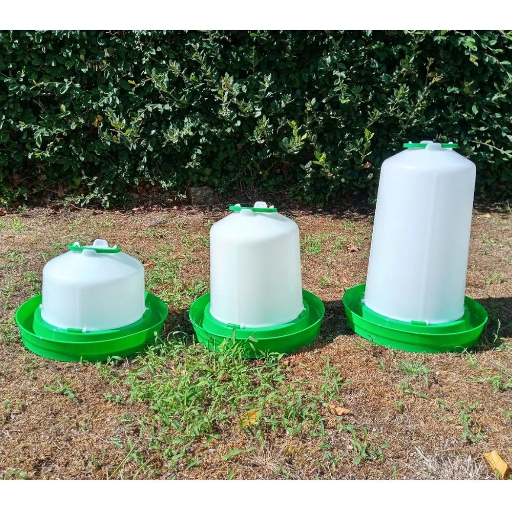 Abreuvoir Poule En Plastique Premium Avec Poignée Et Bouchon 8L Vert - Gaun 9 Abreuvoir Poule En Plastique Premium Avec Poignée Et Bouchon 8L Vert - Gaun – Image 7