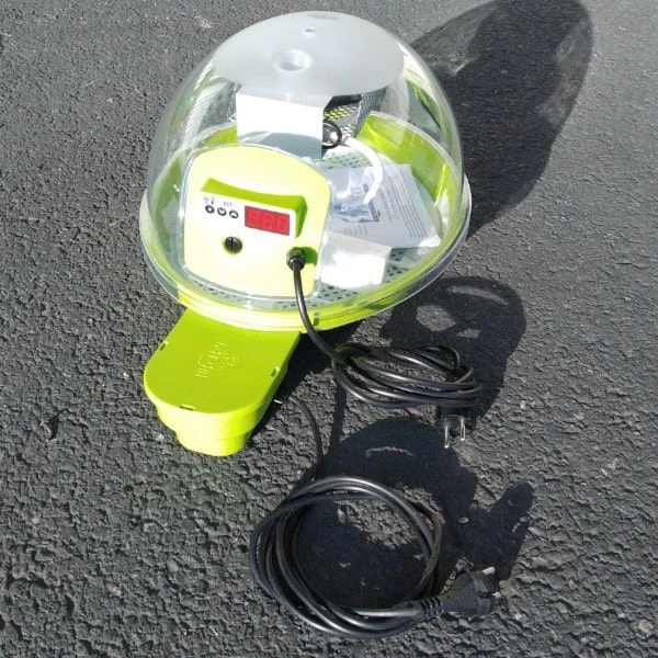 Couveuse Automatique Digitale Poule Smart Digital 24 œufs Jaune - FIEM 11 Couveuse Automatique Digitale Poule Smart Digital 24 œufs Jaune - FIEM – Image 9