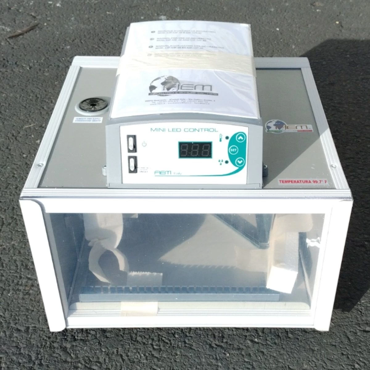 Couveuse Automatique Digitale Poule Cip Cip 28 Mini LED 28 œufs - FIEM 4 Couveuse Automatique Digitale Poule Cip Cip 28 Mini LED 28 œufs - FIEM – Image 2