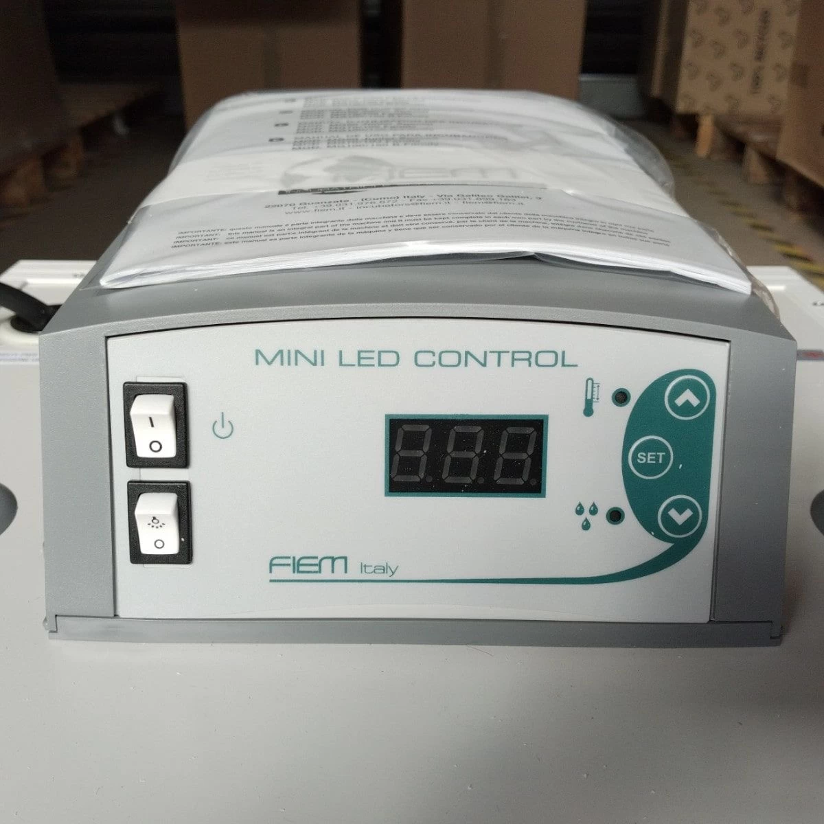 Couveuse Automatique Digitale Poule MG 70/100 Family Mini LED Cabine Acier Capacité 70 œufs - FIEM 5 Couveuse Automatique Digitale Poule MG 70/100 Family Mini LED Cabine Acier Capacité 70 œufs - FIEM – Image 3