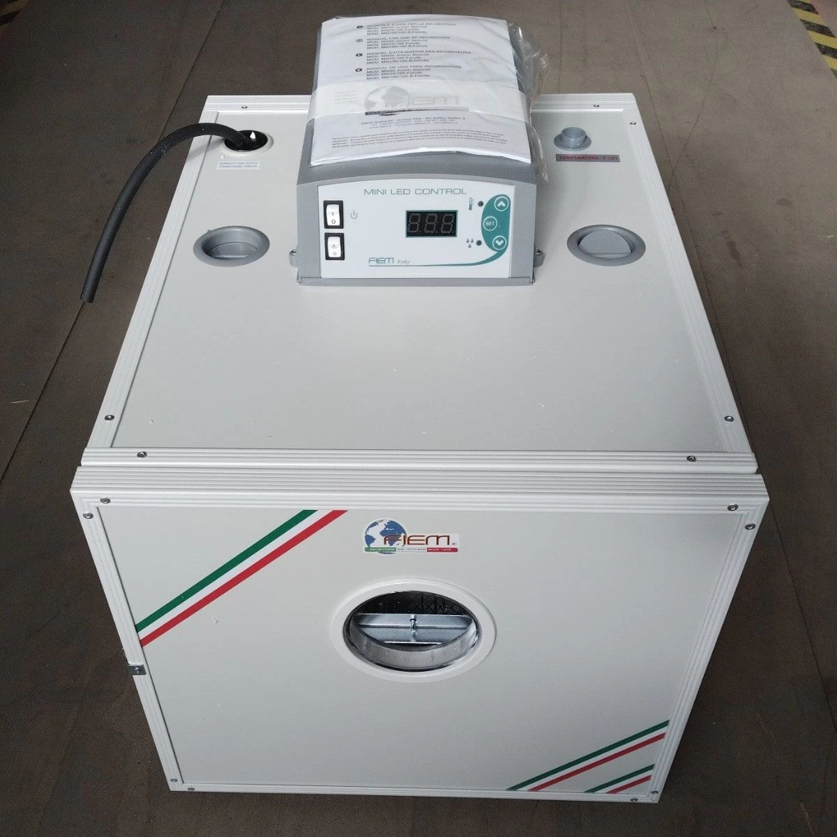 Couveuse Automatique Digitale Poule MG 70/100 Family Mini LED Cabine Acier Capacité 70 œufs - FIEM 3 Couveuse Automatique Digitale Poule MG 70/100 Family Mini LED Cabine Acier Capacité 70 œufs - FIEM