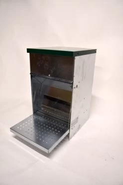 Mangeoire Anti Nuisible Poule Rooster 10kg - Gaun -Fournitures De Volaille dsc 1229 1