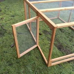 Extension Parc Grillagé Pour Poulailler Farmer L Bois FSC -Fournitures De Volaille extension poulailler farmer bois fsc porte ouverte