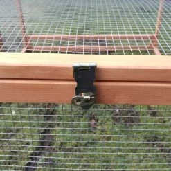 Extension Parc Grillagé Pour Poulailler Farmer L Bois FSC -Fournitures De Volaille extension poulailler farmer bois fsc verrou plan rapproche