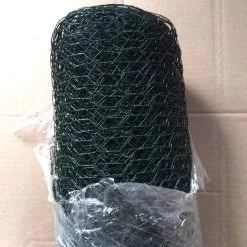 Grillage Poulailler Acier Galvanisé à Chaud Triple Torsion PVC Vert 25m X 1m épaisseur 0,8 Mm - Zen Farm 11 Grillage Poulailler Acier Galvanisé à Chaud Triple Torsion PVC Vert 25m X 1m épaisseur 0,8 Mm - Zen Farm -Fournitures De Volaille grillage galva pvc vert detail 1 5