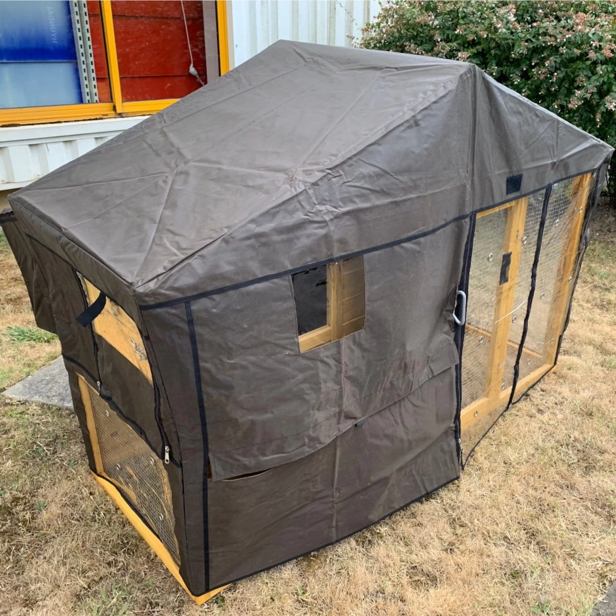 Bâche De Protection Pluie Et Vent Pour Poulailler Orava 3 Bâche De Protection Pluie Et Vent Pour Poulailler Orava