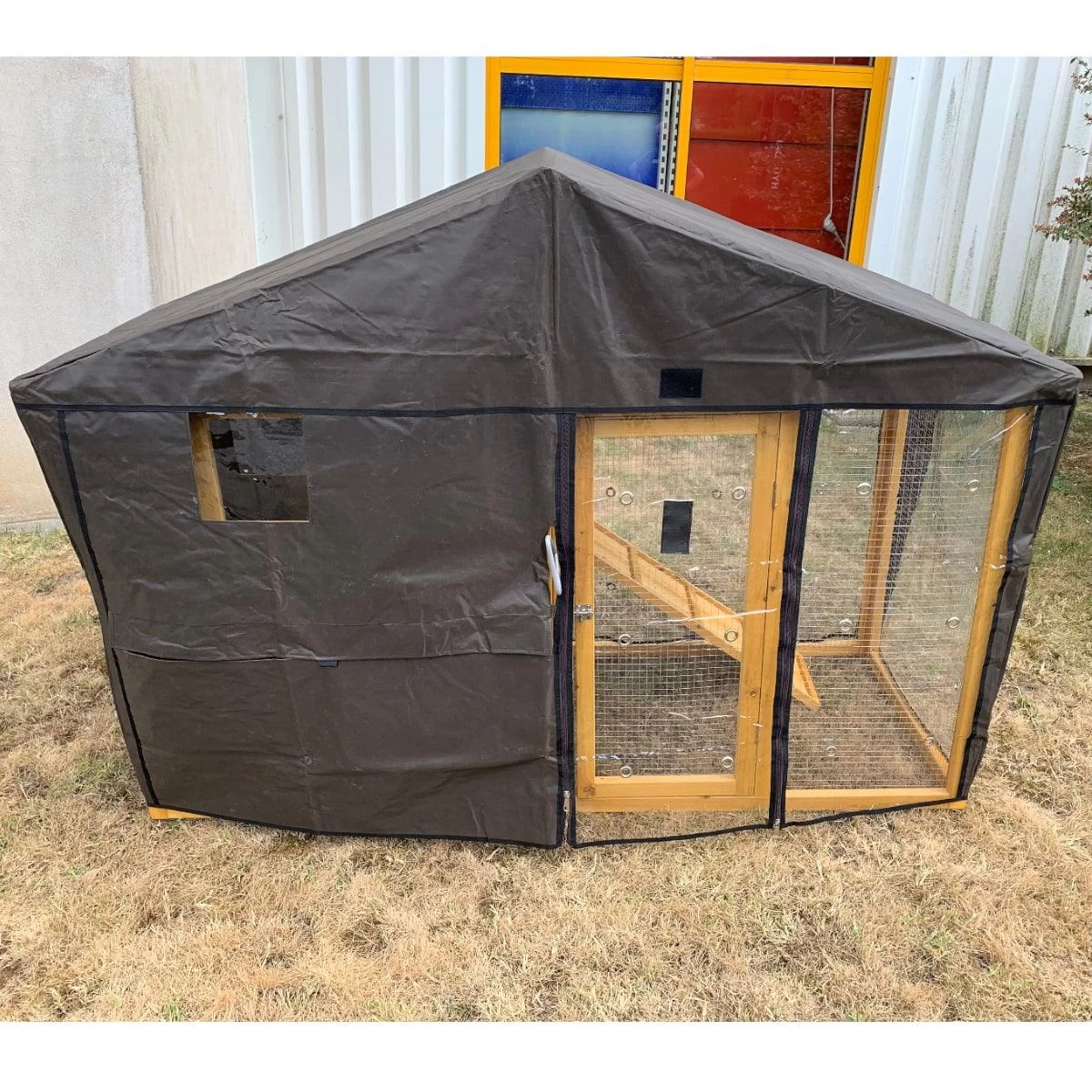 Bâche De Protection Pluie Et Vent Pour Poulailler Orava 4 Bâche De Protection Pluie Et Vent Pour Poulailler Orava – Image 2