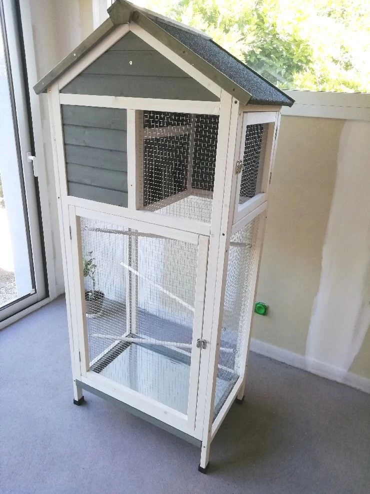 Volière Oiseaux En Bois Avec Toit Shingle Inséparable Bleue Et Blanche 11 Volière Oiseaux En Bois Avec Toit Shingle Inséparable Bleue Et Blanche – Image 9