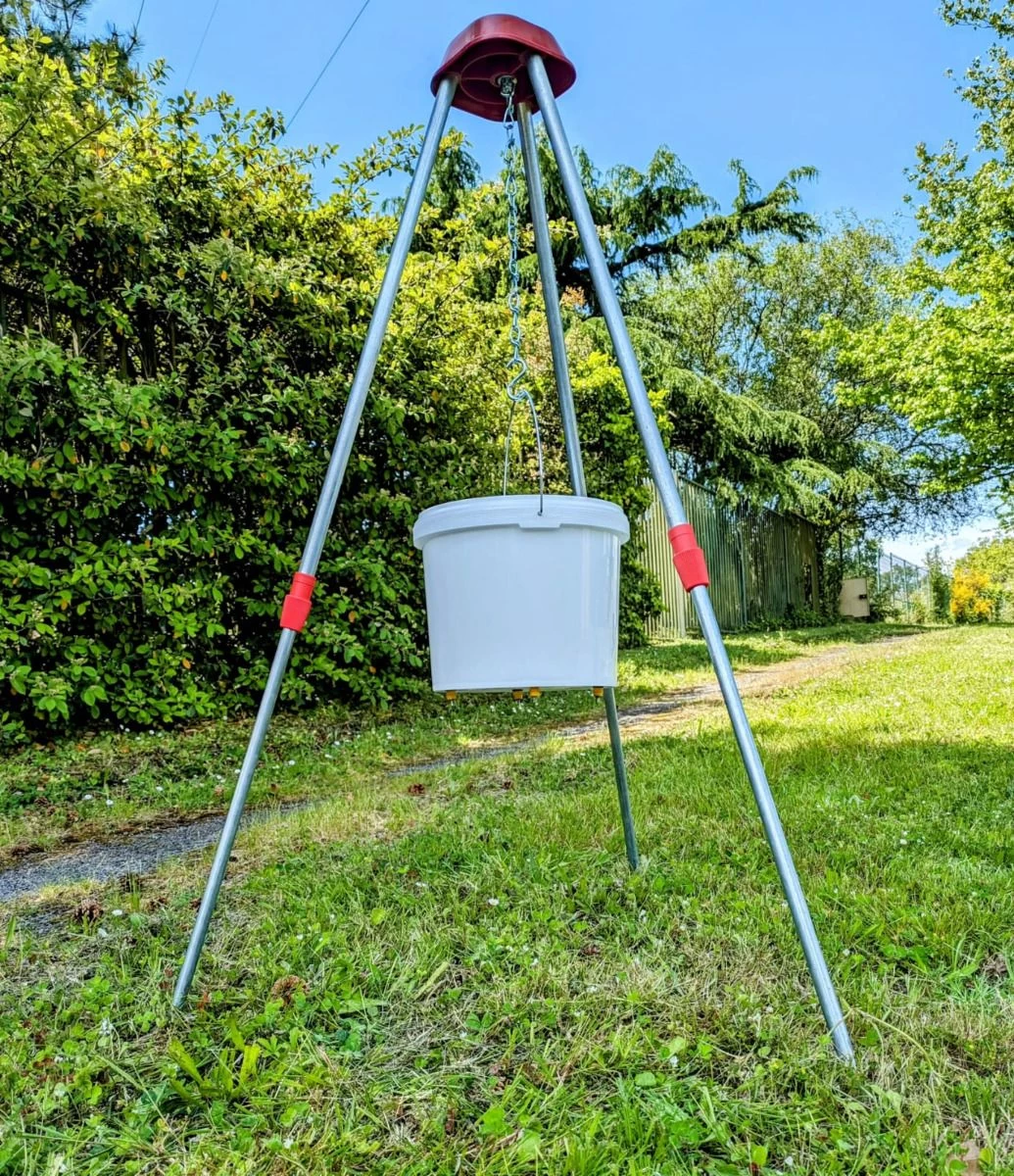 Kit Abreuvoir Poule Avec Seau 8L, Pipettes Top-Push 360° Et Trépied