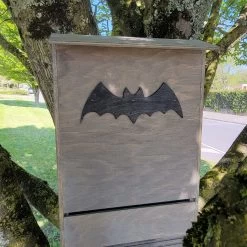 Nichoir Chauve-souris Bois FSC Grande Taille 10 Nichoir Chauve-souris Bois FSC Grande Taille -Fournitures De Volaille maison chauve souris grande focus logo