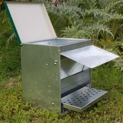 Mangeoire Anti Nuisible Poule Jerry Tôle Galvanisée 18L - Ormi Group 10 Mangeoire Anti Nuisible Poule Jerry Tôle Galvanisée 18L - Ormi Group -Fournitures De Volaille mangeoire anti nuisible 18 l jerry ormi group installee ouverte