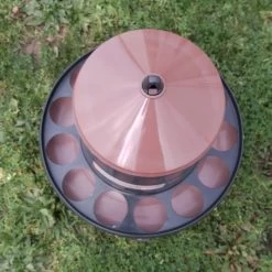 Mangeoire Poule à Pieds En Plastique Recyclé Eco 12Kg -Fournitures De Volaille mangeoire poule plastique recycle 12kg gaun dessus 1