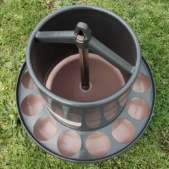 Mangeoire Poule à Pieds En Plastique Recyclé Eco 12Kg -Fournitures De Volaille mangeoire poule plastique recycle 12kg gaun vue interieur 1