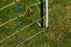 Piquet Support Pour Filet Poulailler Acier Galvanisé Et Gaine Plastique 120cm - Kerbl -Fournitures De Volaille piquet support pour filet o14mm 120cm kerbl vue 3 1