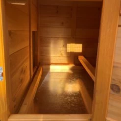 Poulailler Bréda S Toit Bois 1 à 2 Poules -Fournitures De Volaille poulailler bois breda s interieur