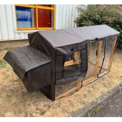 Poulailler Chabo Toit Shingle Jusqu’à 4 Poules Avec Bâche Protectrice Pluie Et Vent -Fournitures De Volaille poulailler chabo 2 a 4 poules avec housse