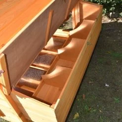 Poulailler Cémani XXL Toit Bois 10 à 15 Poules 24 Poulailler Cémani XXL Toit Bois 10 à 15 Poules -Fournitures De Volaille poulailler challans 10 15 poules bois vue pondoir ouvert