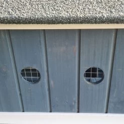 Poulailler Deluxe Bleu Toit Shingle Gris Jusqu’à 12 Poules 26 Poulailler Deluxe Bleu Toit Shingle Gris Jusqu’à 12 Poules -Fournitures De Volaille poulailler deluxe 12 poules bleu zoom aerations