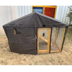 Poulailler Orava Toit Shingle Ouvrant Jusqu’à 4 Poules Avec Bâche De Protection Pluie Et Vent 19 Poulailler Orava Toit Shingle Ouvrant Jusqu’à 4 Poules Avec Bâche De Protection Pluie Et Vent -Fournitures De Volaille poulailler orava 2 a 4 poules toit shingle avec housse de protection