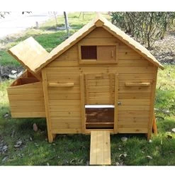 Poulailler Bassette XL Toit En Bois 6 à 8 Poules -Fournitures De Volaille poulailler bassette xl 6 a 10 poules toit bois vue aavant ouvert 1