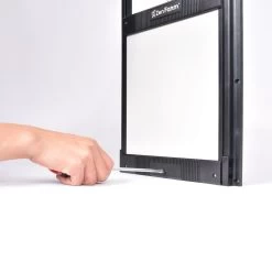 Trappe Sécurité Pour Poulailler Avec Loquet De Verrouillage Taille Unique - Zen Farm 7 Trappe Sécurité Pour Poulailler Avec Loquet De Verrouillage Taille Unique - Zen Farm -Fournitures De Volaille trappe autobloquante poulailler taille unique zen farm loquet