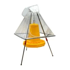 Trépied Universel Abreuvoir Et Mangeoire Poule Avec Bâche De Protection - Novital -Fournitures De Volaille trepied universel abreuvoir mangeoire novital avec bache mangeoire ouvert